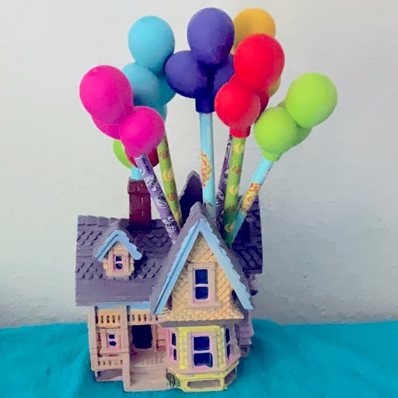 🎈DISNEY UP HOUSE PENCIL HOLDER🎈 NWOT🎈